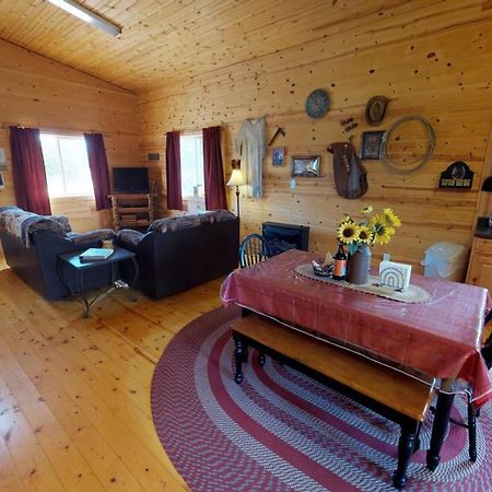מונטיצ'לו Ranch Mountain Cabin, Stunning! Campfire, Hiking מראה חיצוני תמונה