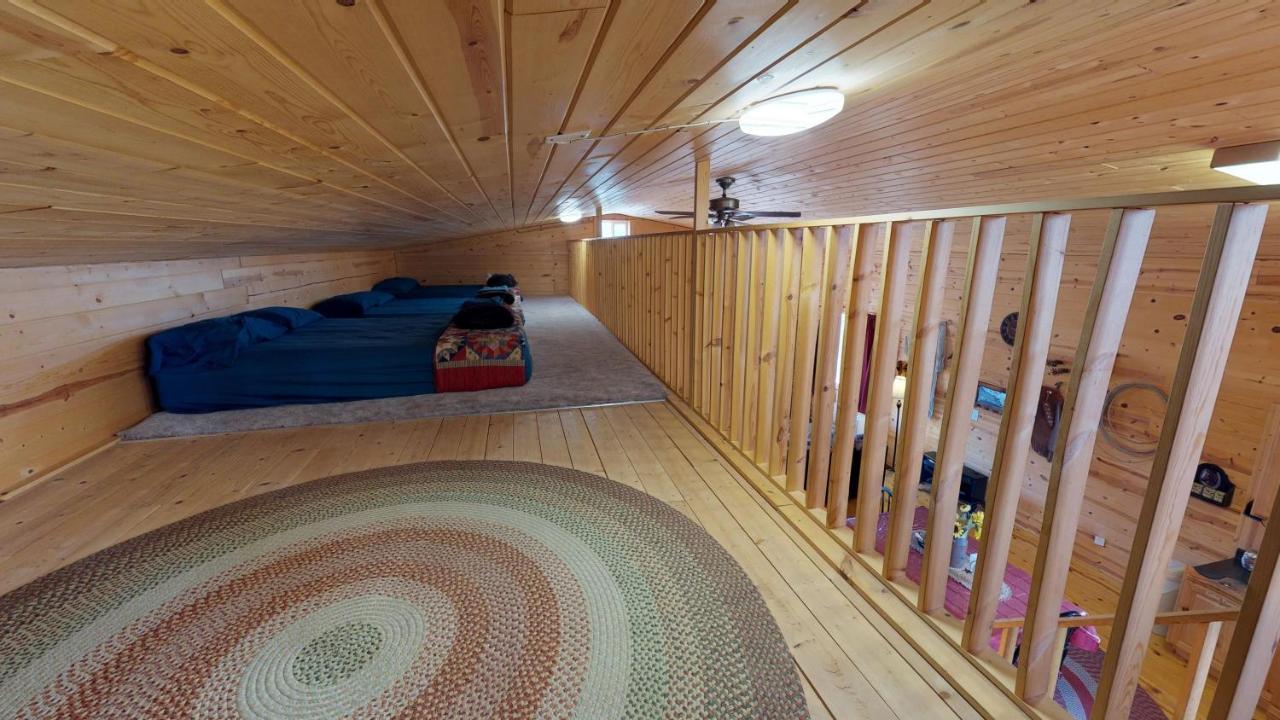 מונטיצ'לו Ranch Mountain Cabin, Stunning! Campfire, Hiking מראה חיצוני תמונה