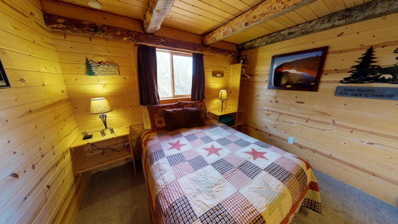 מונטיצ'לו Ranch Mountain Cabin, Stunning! Campfire, Hiking מראה חיצוני תמונה