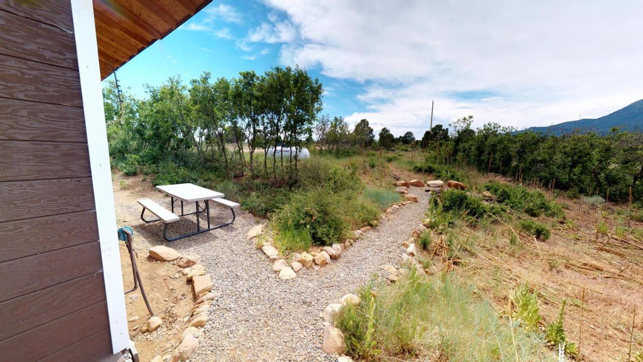 מונטיצ'לו Ranch Mountain Cabin, Stunning! Campfire, Hiking מראה חיצוני תמונה