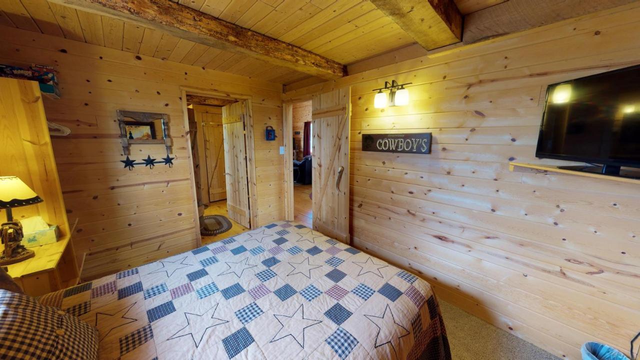 מונטיצ'לו Ranch Mountain Cabin, Stunning! Campfire, Hiking מראה חיצוני תמונה
