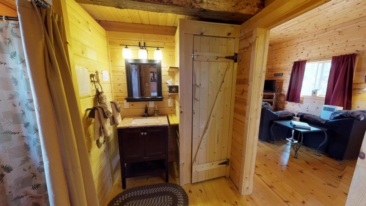מונטיצ'לו Ranch Mountain Cabin, Stunning! Campfire, Hiking מראה חיצוני תמונה