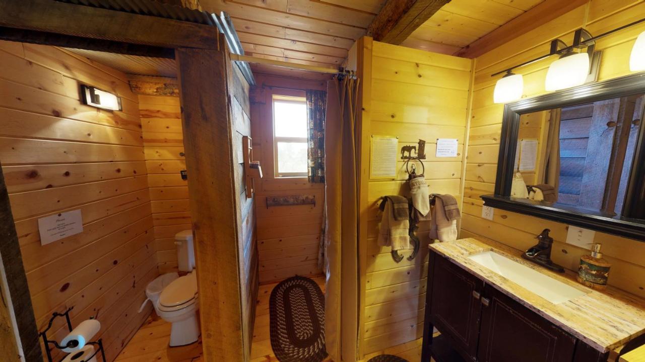 מונטיצ'לו Ranch Mountain Cabin, Stunning! Campfire, Hiking מראה חיצוני תמונה