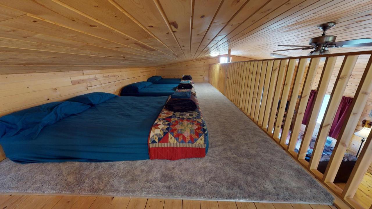 מונטיצ'לו Ranch Mountain Cabin, Stunning! Campfire, Hiking מראה חיצוני תמונה