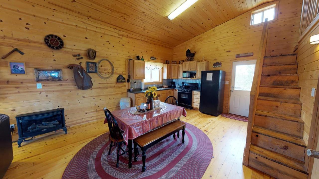 מונטיצ'לו Ranch Mountain Cabin, Stunning! Campfire, Hiking מראה חיצוני תמונה